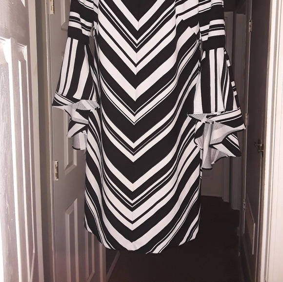 Roz & Ali striped dress - Picture 2 of 3